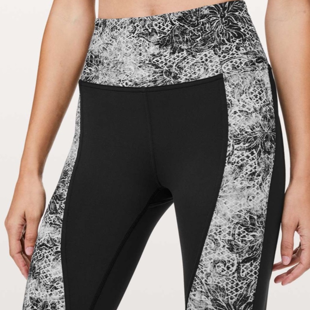 Lululemon Sweat & Repeat Crop *21"
Black / Serigraph Starlight Black Multi - Picture 4 of 5
